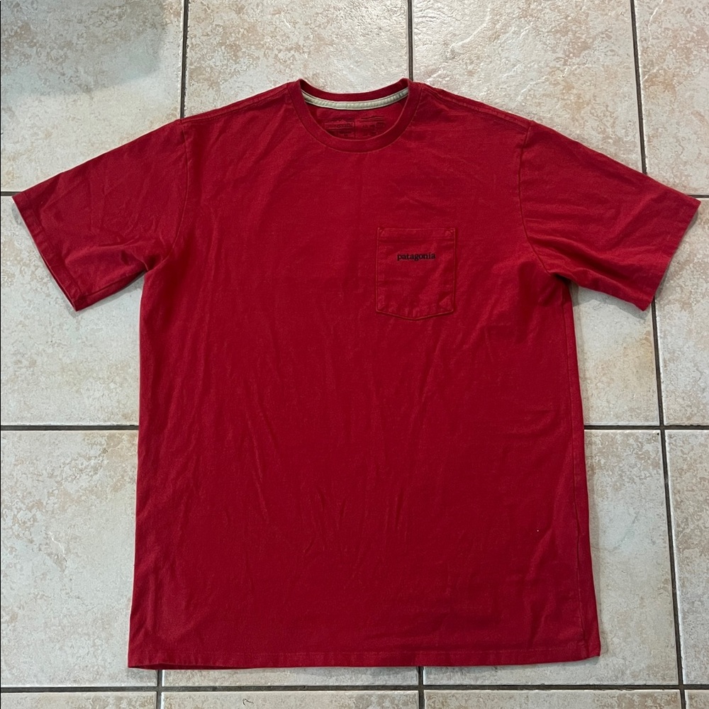 Patagonia Men's Classic Single Pocket Red Short Sleeve Tee, Medium